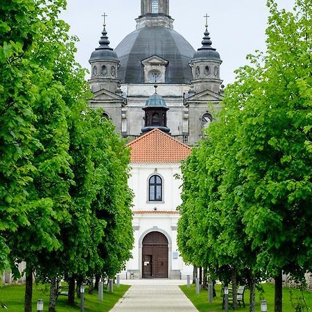 Hôtel Monte Pacis à Kaunas Extérieur photo